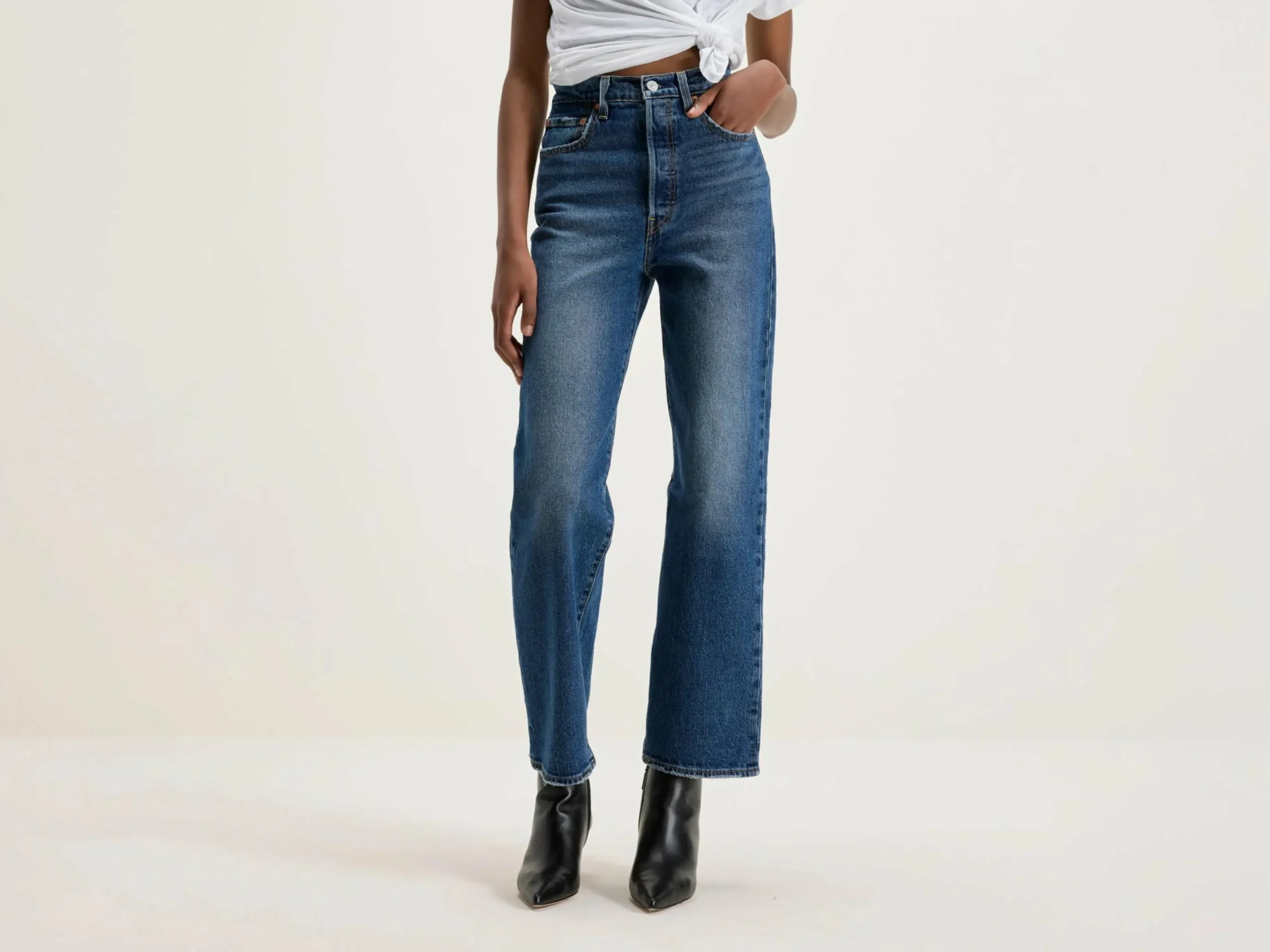 Levi's® Ribcage Straight Ankle Jeans